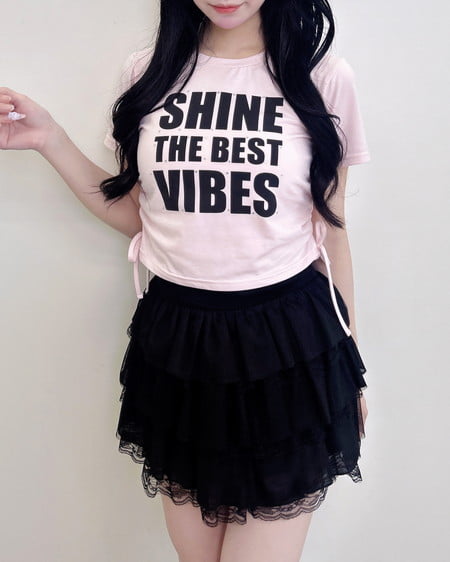 INGNI(イング) ラインストーン飛ばしロゴTシャツ ピンク/クロ
