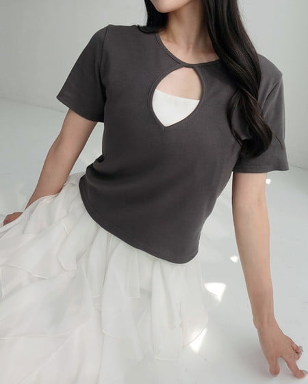 【SOELA】カットアウト半袖トップス（ＯＵＴＬＥＴ）