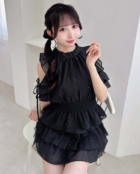 INGNI（イング） 2Wayラインストーン付肩あきフリルブラウス ｸﾛ