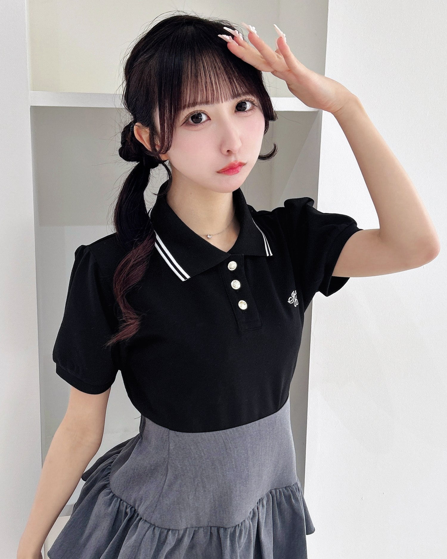 金ボタン胸ロゴポロトップス