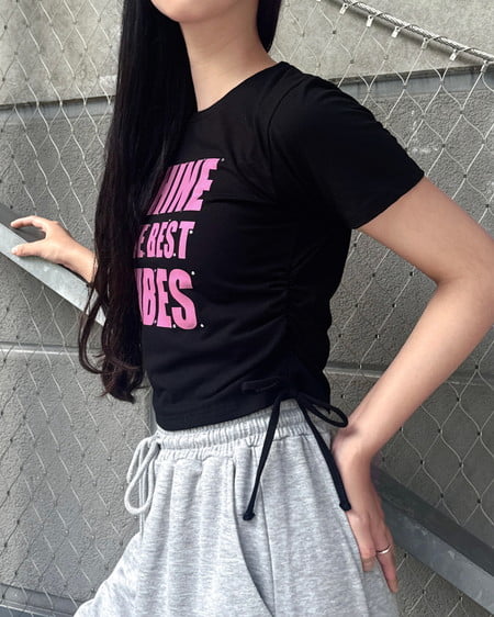 INGNI(イング) ラインストーン飛ばしロゴTシャツ クロ/ピンク