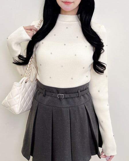 【今だけ早割／WEB限定】ハイネックビジュー付リブニット