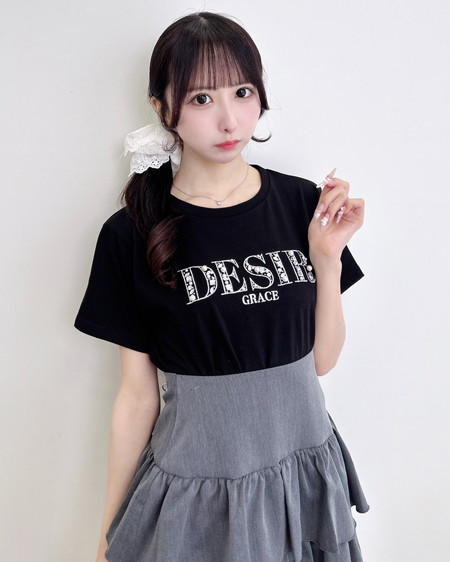 ビジューロゴ刺繍Tシャツ