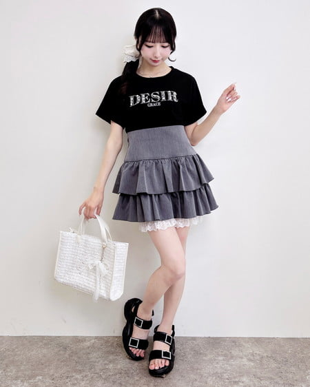 INGNI(イング) ビジューロゴ刺繍Tシャツ クロ