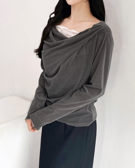 INGNI(イング) レースドッキングベロアロングTシャツ グレージュ