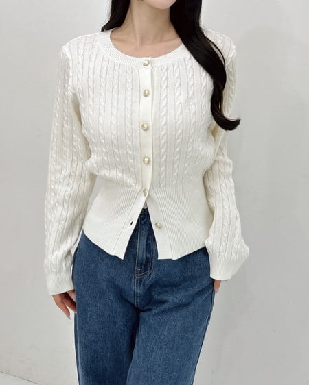 INGNI(イング) 胸刺繍金ボタンケーブルニットカーディガン アイボリー