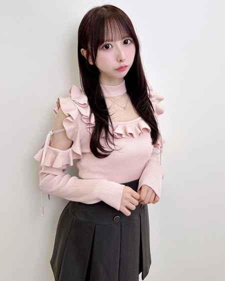 INGNI（イング） チョーカー付き肩開き長袖ニット ﾋﾟﾝｸ