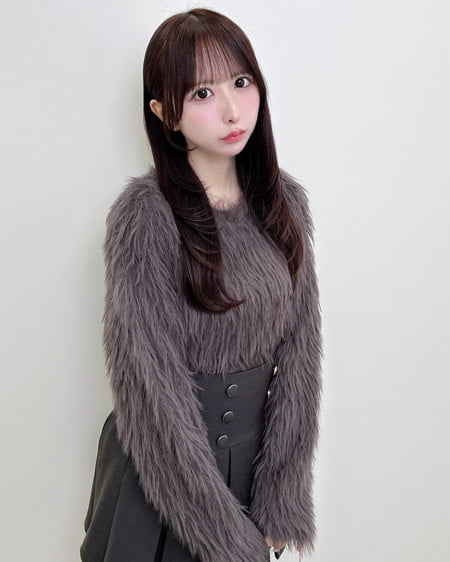 INGNI（イング） シャギーショート丈ニット ﾁｬｺｰﾙｸﾞﾚｰ