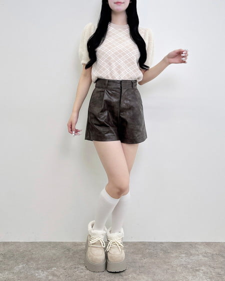 INGNI(イング) フェイクレザーショートパンツ ブラウン