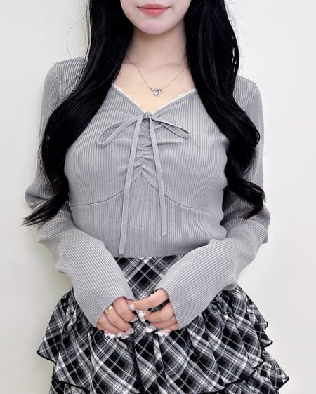 【9／9 2時までの限定価格】【WEB限定】フロントギャザーニット