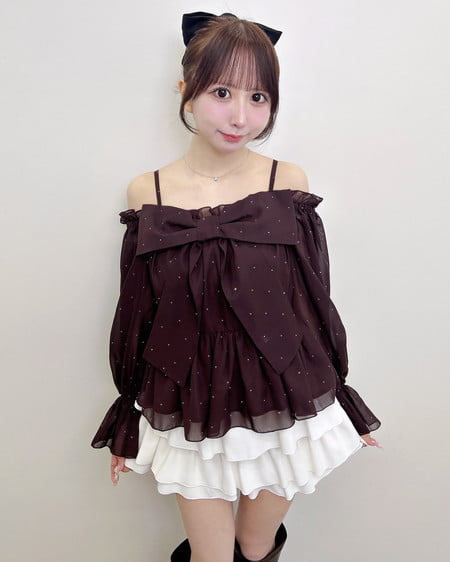 INGNI（イング） ラインストーン付シアーリボンオフショルブラウス ﾌﾞﾗｳﾝ