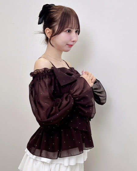 INGNI（イング） ラインストーン付シアーリボンオフショルブラウス ﾌﾞﾗｳﾝ