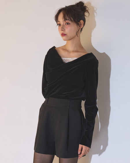 INGNI（イング） レースドッキングベロアロングTシャツ ｸﾛ
