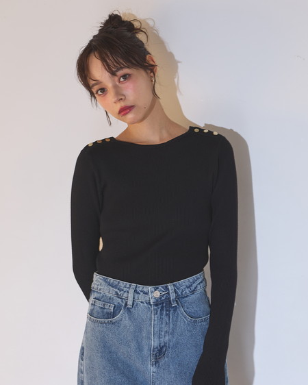 【9／16 2時までの限定価格】【SOELA】ボートネックショルダーボタンリブニット