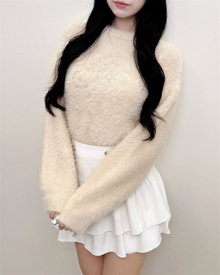 INGNI（イング） イニシャルビジューロゴフェザーニット ﾍﾞｰｼﾞｭ