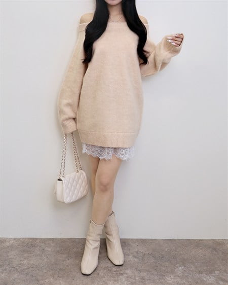 【SOELA】【9／29 2時までの限定価格】レースドッキングオフショルニットワンピース