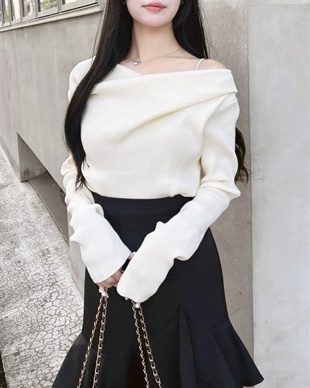 【WEB限定】【10／7 2時までの限定価格】ドレープニット