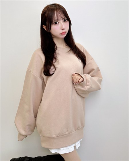裏起毛ラインストーン胸ロゴラメチュニック