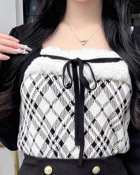 INGNI（イング） フェイクファー付レイヤード風ニット ｵﾌﾎﾜｲﾄ