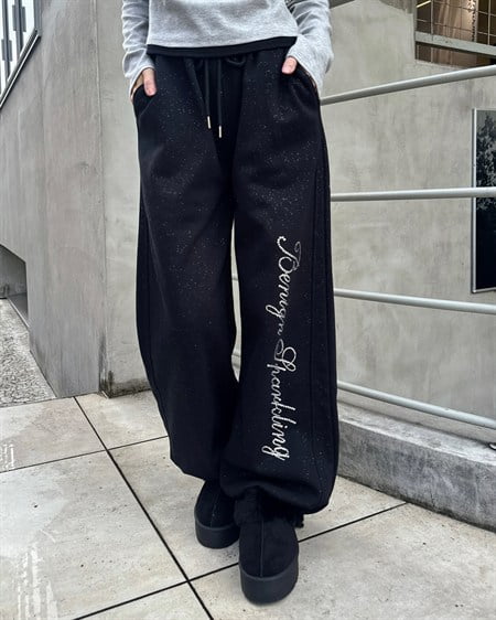 INGNI(イング) ラインストーンロゴバレルレッグ裏起毛ラメパンツ クロ