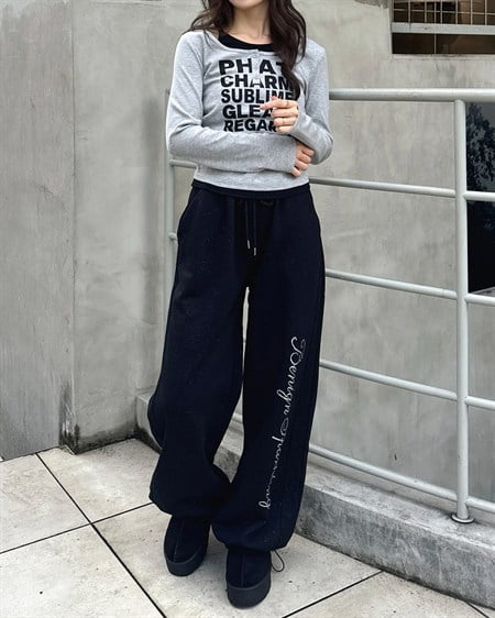 INGNI(イング) ラインストーンロゴバレルレッグ裏起毛ラメパンツ クロ