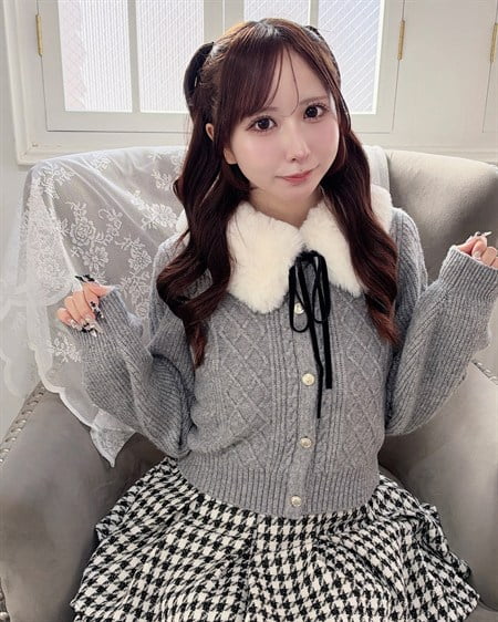 フェイクファーティペット付ケーブルカーディガン