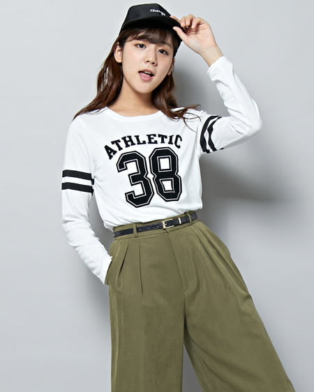 INGNI(イング) 柄ナンバリングロングTシャツ ｵﾌﾎﾜｲﾄ