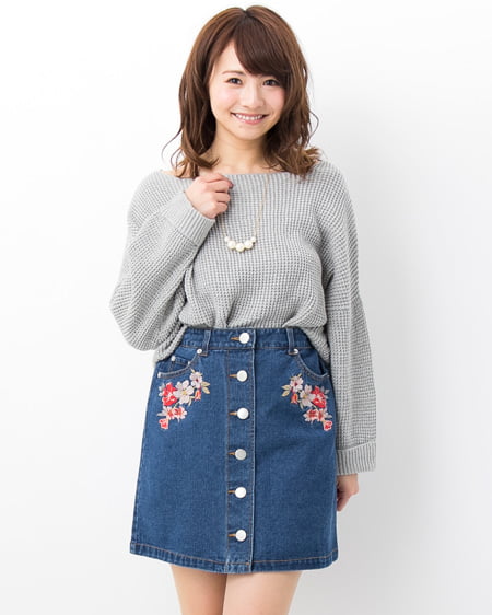 allamanda(アラマンダ) 刺繍台形スカート ブルー