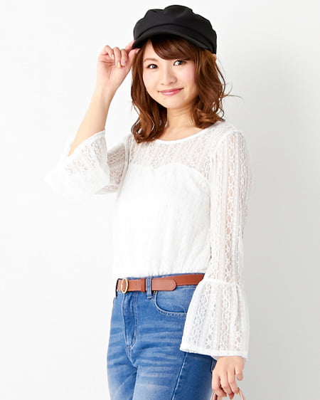 allamanda(アラマンダ) レースフレア袖TOPS アイボリー