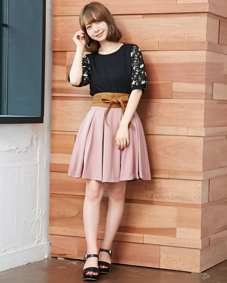 INGNI（イング） 袖刺繍トップス＋サッシュ付キュロットスカート／3点SET／B ｸﾛ