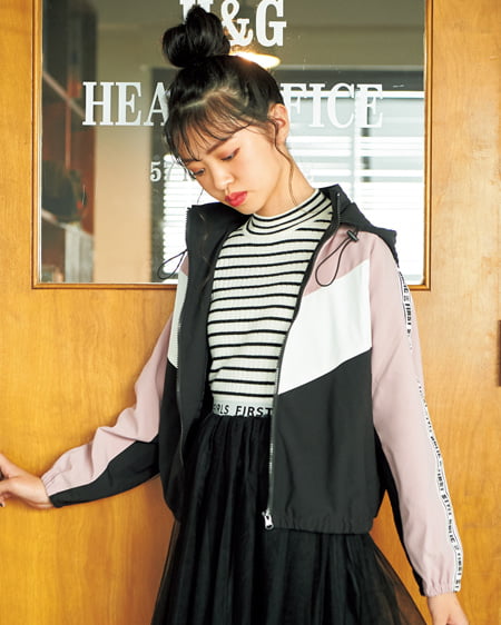 コーディネート 子供服 配色ナイロン パーカー 子供服 ハイネック リブニット 子供服 ウエストロゴ チュールスカート Ingni イング 公式通販 Ingni Store イングストア