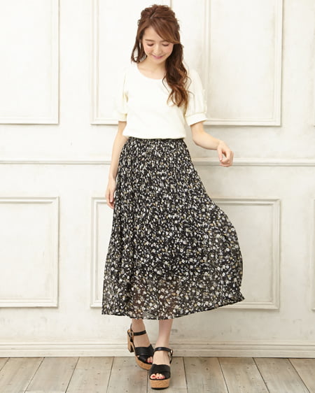 きらり様 セット割 美品 モナリザ アジサイ花柄 Tシャツ スカート 花柄／シフォンプリーツスカート｜allamanda(アラマンダ) 公式