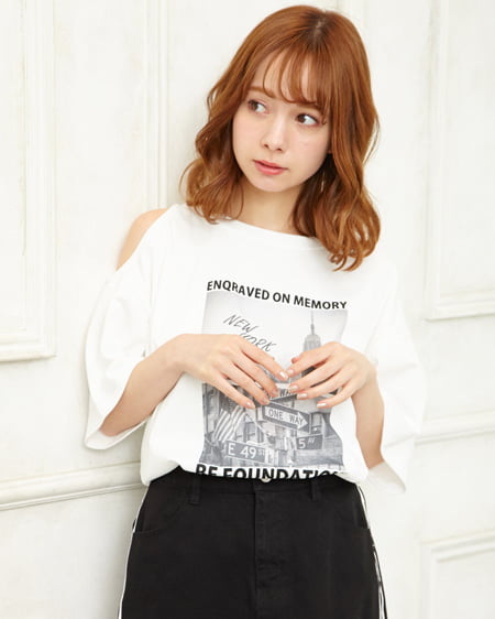 INGNI（イング） 肩あき転写Tシャツ ｵﾌﾎﾜｲﾄ