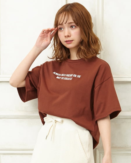 INGNI(イング) 胸ロゴ刺繍Tシャツ ﾗｲﾄﾌﾞﾗｳﾝ