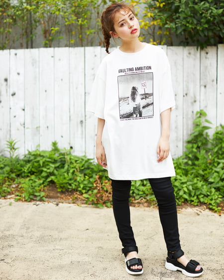 INGNI(イング) モノクロ転写チュニックTシャツ オフホワイト