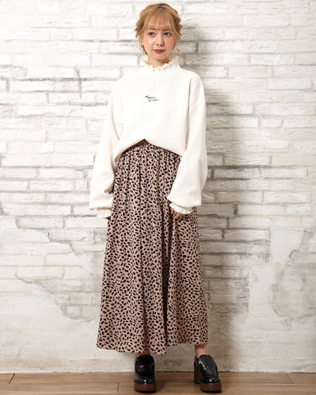 INGNI（イング） ハイネック／フリルロゴスウェットトップス ｱｲﾎﾞﾘｰ