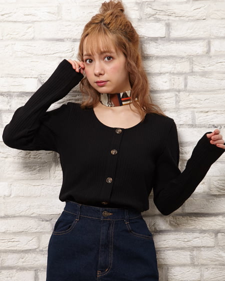 INGNI(イング) スカーフ付ボタンリブ／トップス クロ