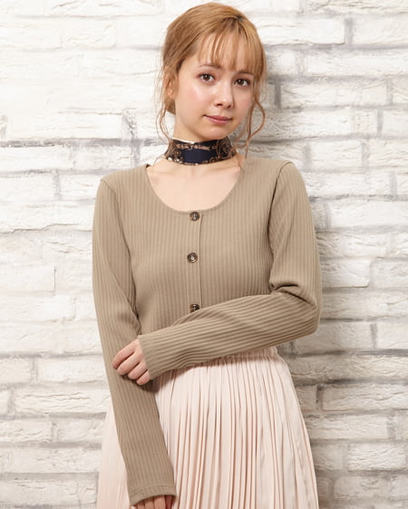 INGNI(イング) スカーフ付ボタンリブ／トップス カーキ