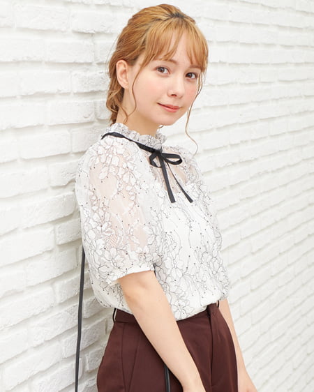 【オウヒウ】新品/贅沢アイボリーダイヤ柄平織りベニワレン　 No.612 配色レースボウタイ付／トップス｜INGNI(イング) 公式通販