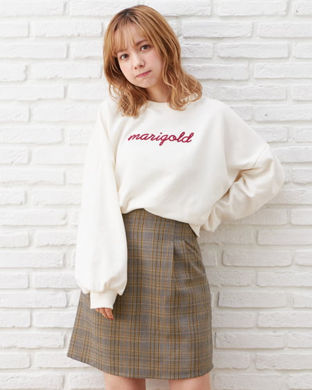 INGNI(イング) ロゴスウェットトップス＋チェック柄台形スカート／SET ｵﾌﾎﾜｲﾄ