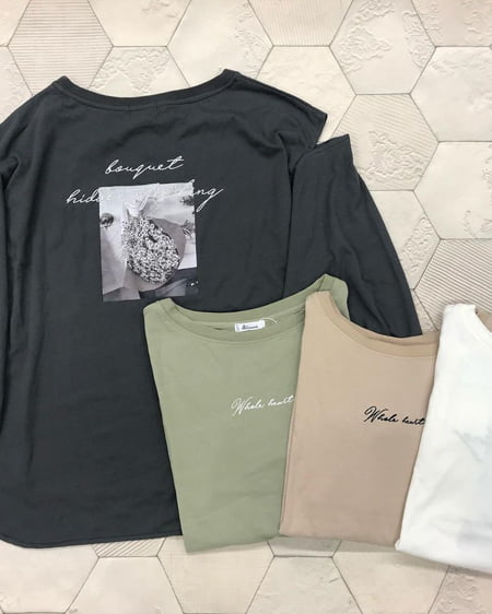 INGNI（イング） Backフォト肩スリットロングTシャツ ﾁｬｺｰﾙｸﾞﾚｰ