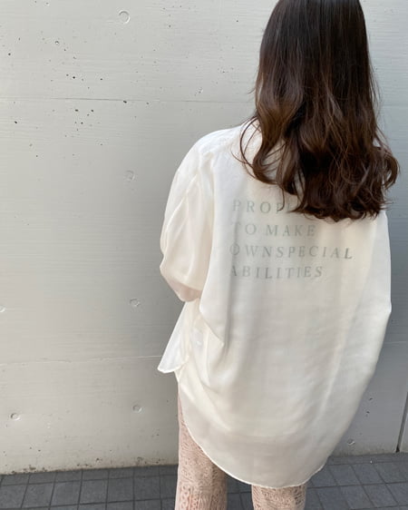 INGNI（イング） Back4段ロゴTシャツ ｵﾌﾎﾜｲﾄ/ｸﾞﾘｰﾝ