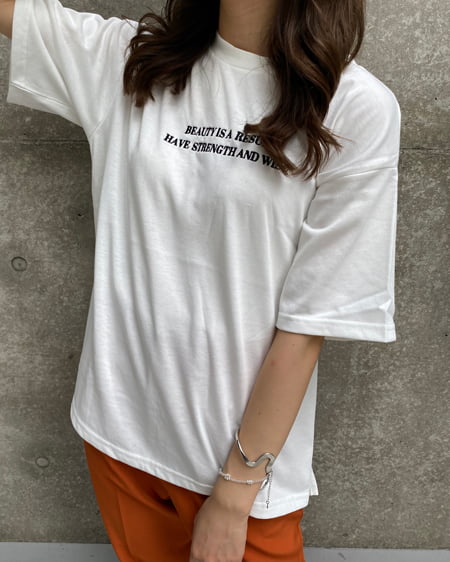 INGNI(イング) 刺繍ロゴTシャツ オフホワイト/クロ
