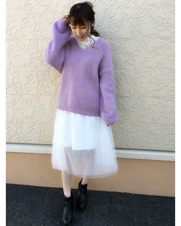 INGNI(イング)のコーディネート 酒々井アウトレット 156cm<br>こちらのニットは袖にフェザーがついている為シンプルになりすぎず、ラベンダーカラーなので冬はもちろん春先まで着て頂けるのでこれからの季節にぴったりです☆インナーにレースTOPSを合わせドットのチュールスカートと合わせることで春まで着れる可愛らしいレディーコーデの完成です！