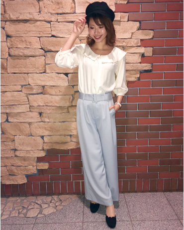 INGNI(イング)のコーディネート 札幌ステラプレイス 164cm<br>デコルテラインが見え、上品な女性らしい印象になります☆ボトムは明るめのカラー合わせで、華やかに今年旬なコーディネートが楽しめますよ！