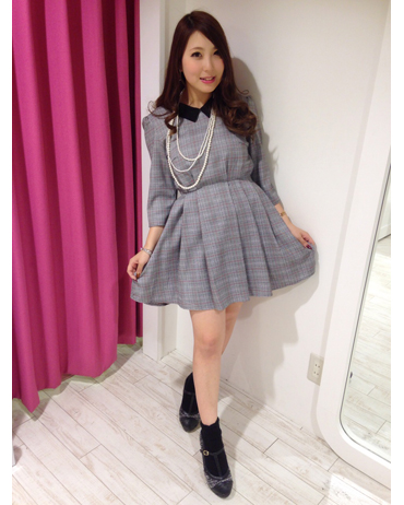 INGNI(イング)のコーディネート 新宿アルタ 152cm<br>大人可愛いグレンチェック柄のワンピースでさらりと決めたデートコーデ♡<br><a href="http://ameblo.jp/ingni-shop/">★新宿アルタ</a>