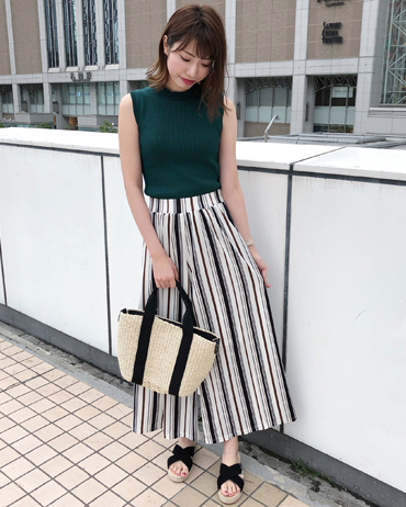 INGNI(イング)のコーディネート 札幌ステラプレイス 164cm<br>動きやすく、伸縮性が抜群です！ベーシックなトップスが、着回し力ありフリルがポイント☆縦のストライプ柄が脚長効果あり、マルチカラーが差し色のアクセントになります！