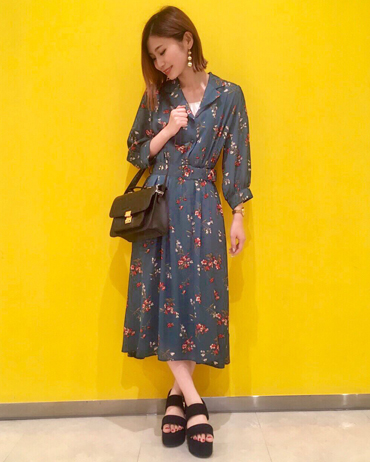 INGNI(イング)のコーディネート MOP札幌北広島 157cm<br>シックな花柄で、ベースがグリーンのため花の色味が目立ちます。切り替えが高めの位置なので脚長効果もあります！