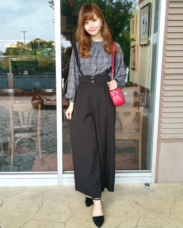 INGNI(イング)のコーディネート イオンモール各務原 161cm<br>ワイドパンツはハイウエストなので脚長効果抜群です★トレンドのグレンチェックを合わせ落ち着いた大人コーデにしてみました♪