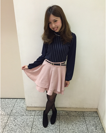 INGNI(イング)のコーディネート 渋谷109 157cm<br>首元にパールが付いたストライプの大人めトップス。ネイビーと相性抜群の可愛いピンクのキュロットを合わせて大人可愛いめコーデの完成♡♡<br><a href="http://ameblo.jp/ingni109/">★渋谷109</a>